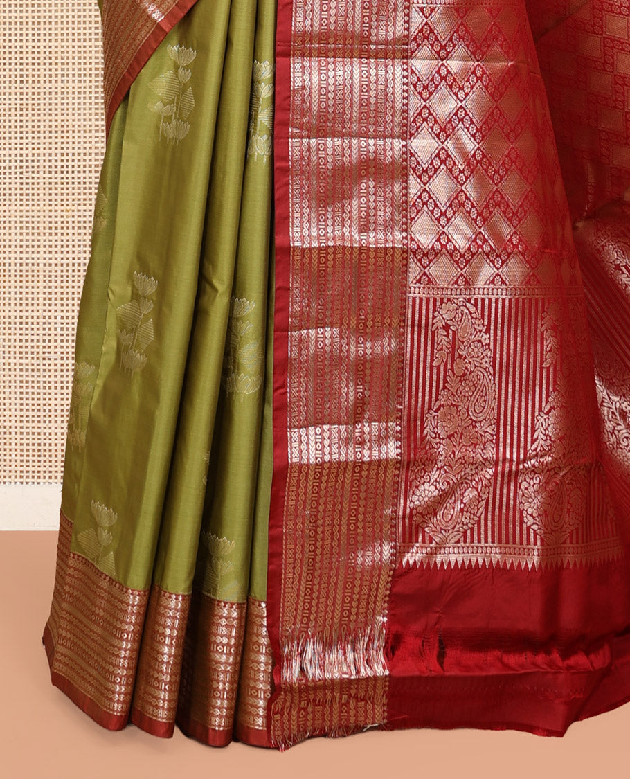 Green Budget Silk Saree, Embellished with Zari Buttas, Complemented by a Contrast Traditional Zari Border, Pallu of Jaal and Paisley Designs, and Contrast Blouse