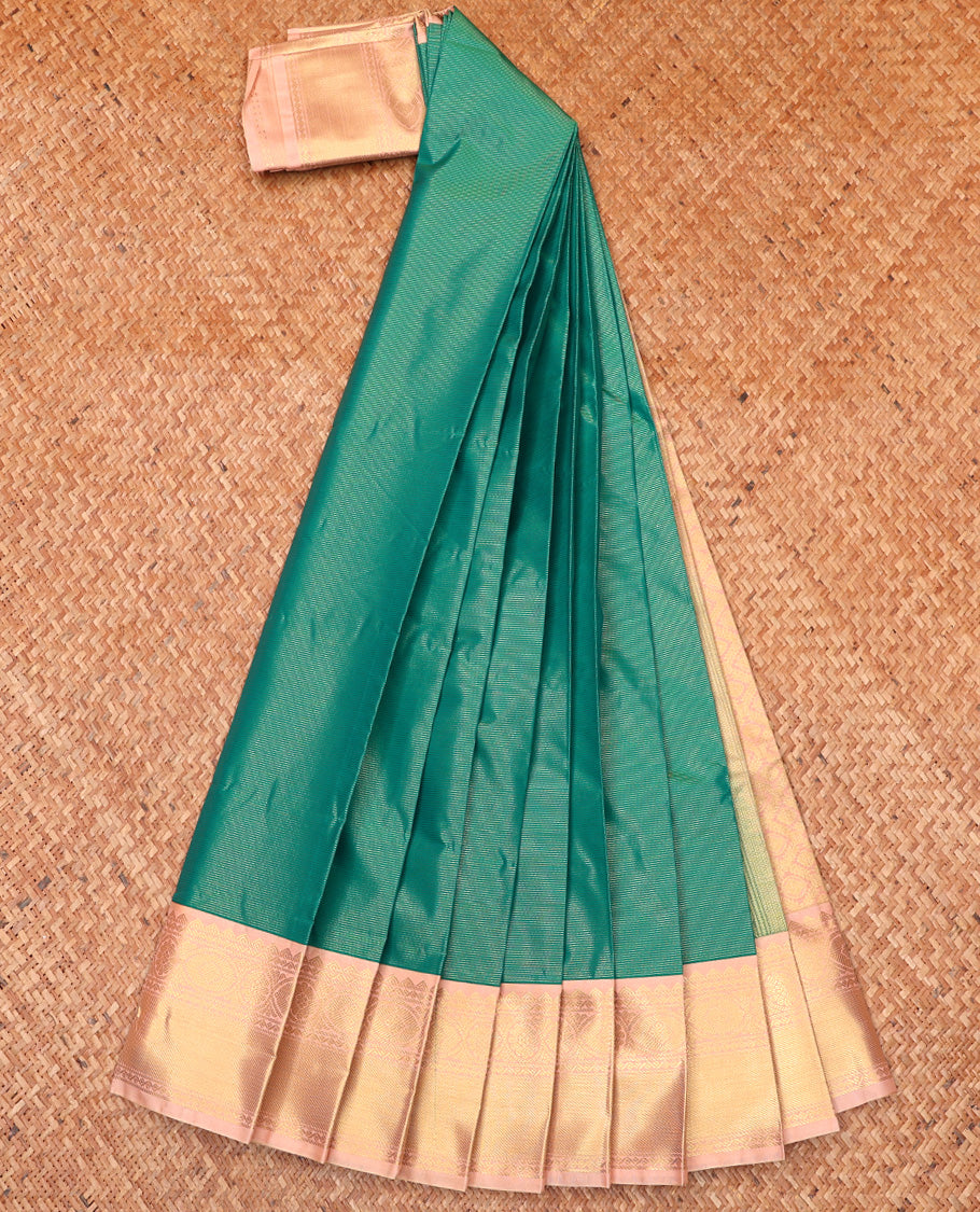 Green Budget Silk Saree, Subtly Sparkled With Zari Weave On Its Body, Complemented by Contrast Traditional Zari Designs Woven Border, Grand Pallu and Paired with a Contrast Blouse