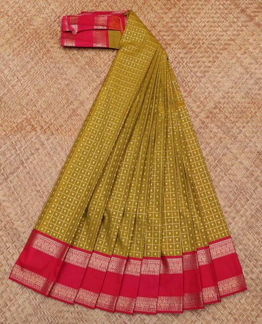 Green Budget Silk Saree, Elevated with Zari Butta Enclosed Checks On Its Body, Complemented by Contrast Traditional Zari Designs Woven Rettai Pettu Border, Grand Jaal Pallu and Paired with a Contrast Blouse