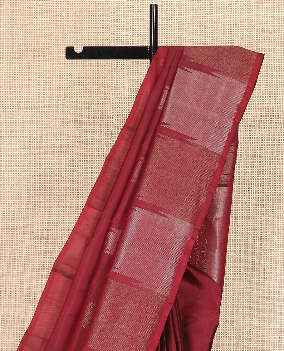 Borderless red thazampoo rekku Kanchipuram silk saree, and pallu of seppu rekku designs