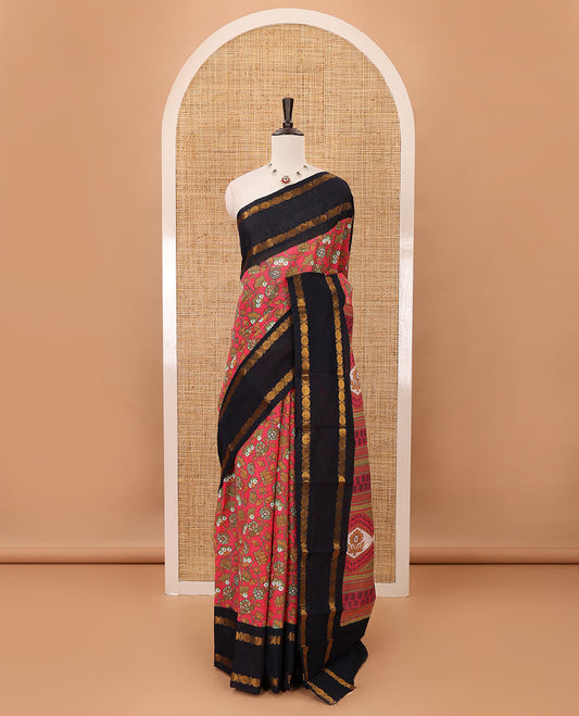 Pink lotus design printed sungudi cotton saree, contrast rettai pettu zari border, geometric pallu & running blouse