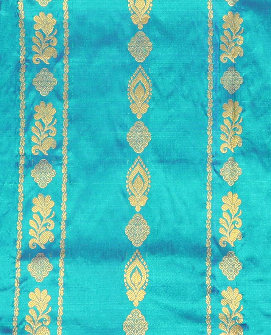 Blue Pure Silk Half-Saree Gracefully Highlighted with Zari Designs on Its Skirt, Complemented by a Contrast Border Featuring Neli, Manga, Rekku, Rudraksham, and Mayil Kann, Comes with a Contrast Blouse and a Dhavani of Butta Enclosed Jaal Designs
