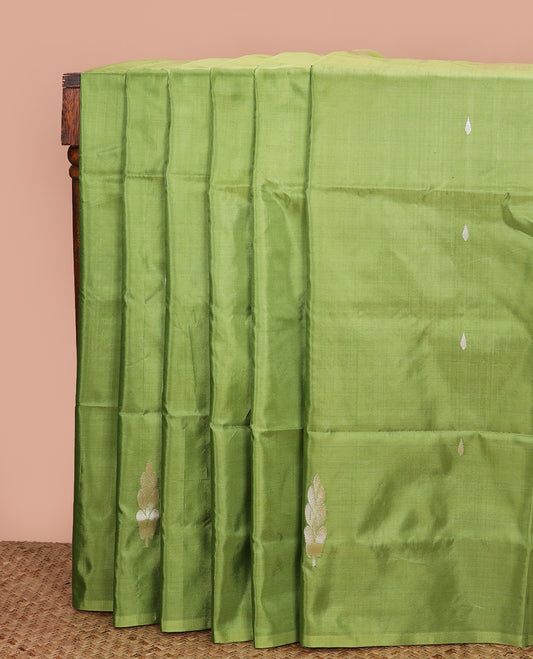 Borderless green buttas Banana pith saree, contrast pallu of buttas