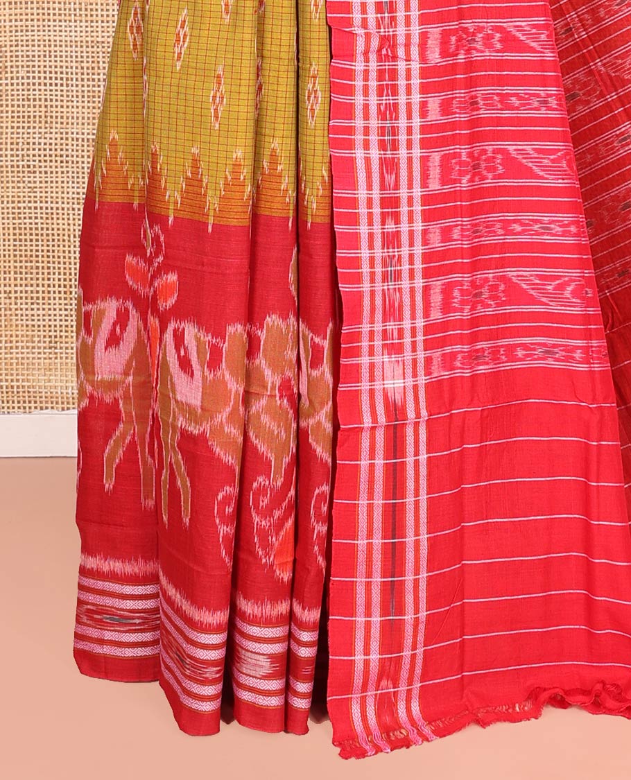 Mustard Odisha Cotton Saree, Adorned with Floal Butta Enclosed Diamond Patterns All Over the Body, Complemented by a Contrast Border of Thread Designs, Pallu of Floral Designs in Hazily Weave, and Paired with a Matching Blouse