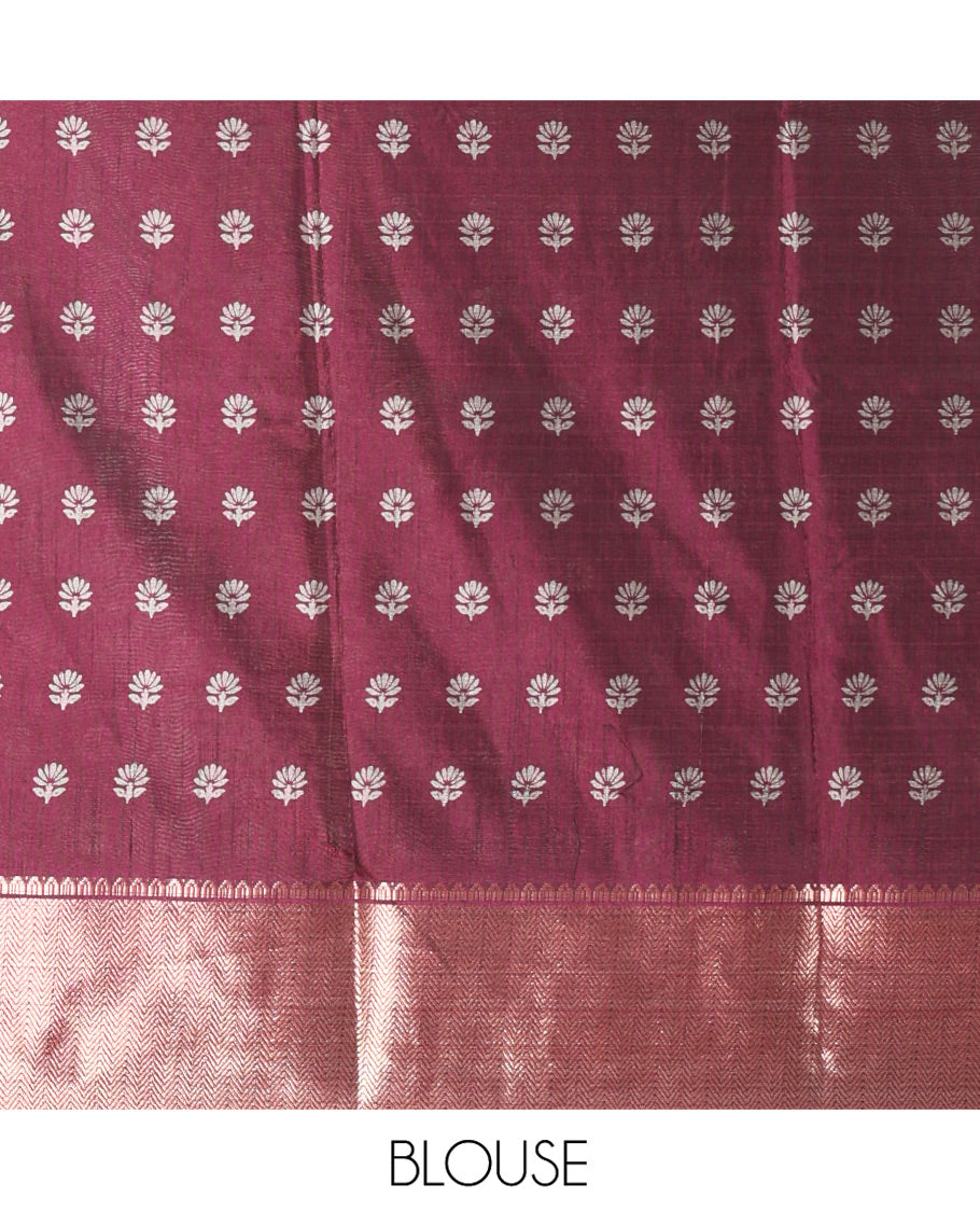 Wine Dola Silk Saree, Decked Up with Kalamkari-Style Peacock and Human Motifs Printed on Its Body, Highlighted by a Traditional Zari Design Border, a Self-Printed Pallu, and Paired with a Matching Blouse