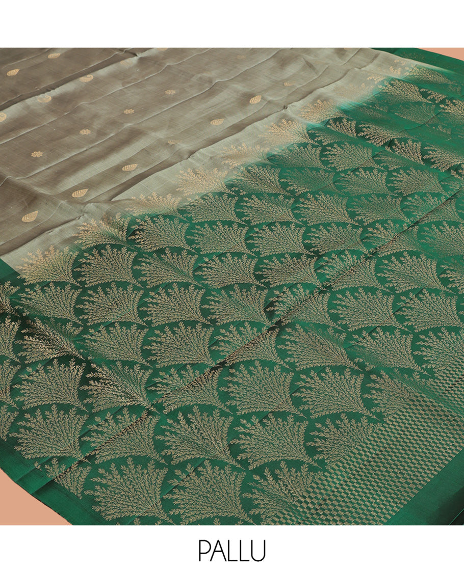 Green Mayuri Lite Silk Mix Saree, Enthralled with Zari Buttas, Complemented By Contrast Border of Zari Buttas, a Grand Floral-themed Pallu, and a Contrast Blouse