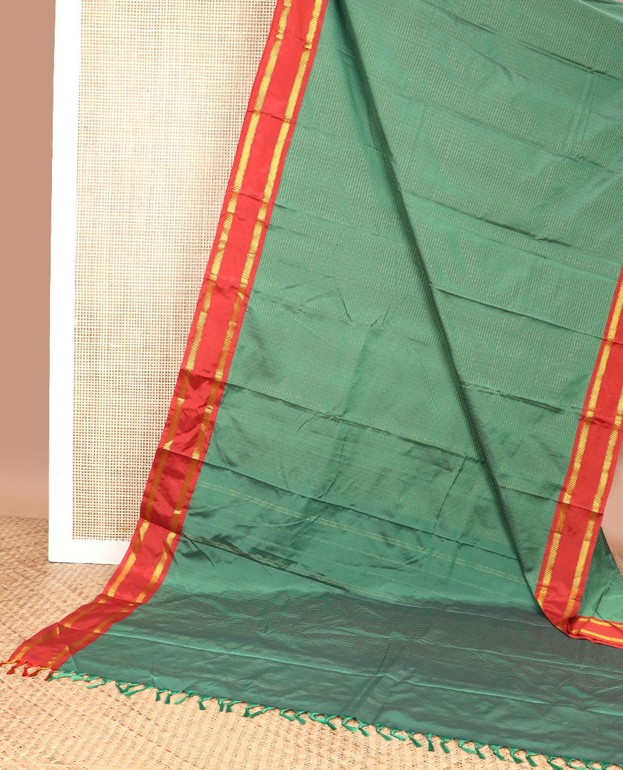 Green checked gift saree with contrast rettai pettu zari border & striped pallu