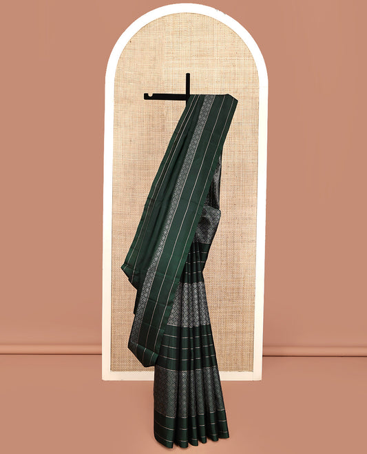 Green Mayuri Soft Silk Saree, Subtly Enriched with Geometric Patterns in Its Body, Self-Border, Pallu Depicting Checked Design, and Paired with a Matching Blouse