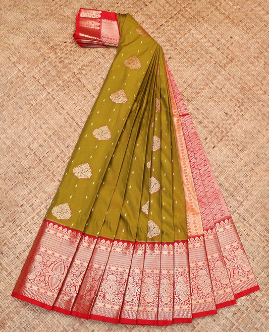 Green Budget Silk Saree, Finely Crafted with Zari Buttas, Complemented by Contrast Traditional Zari Border, Grand Pallu, and a Contrast Blouse