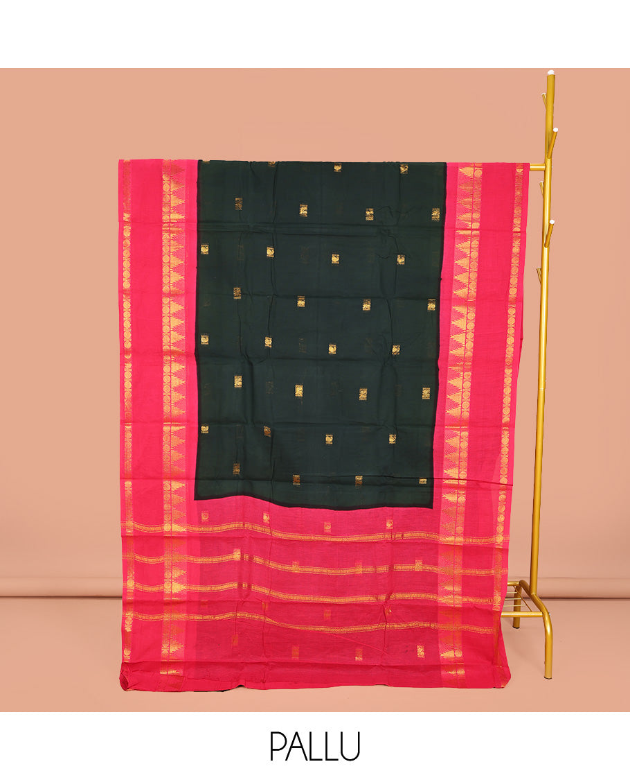 Green Sungudi Cotton Saree, Bedecked with Zari Buttas on Its Body, Complemented by a Contrast Retttai Pettu Traditional Zari Design Border, Zari-Design Pallu, and Paired with a Contrast Blouse
