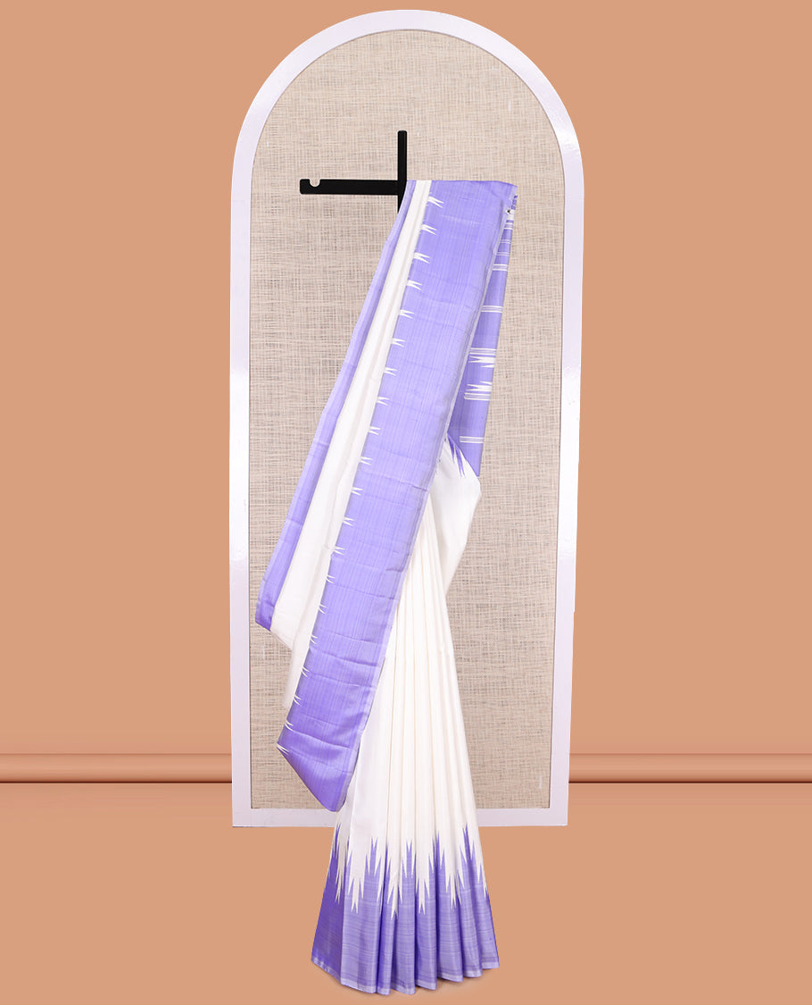 Off-White Plain Kanchipuram Silk Saree, Complemented by Contrast Thazampoo Rekku Border, Thazampoo Rekku Pallu, and a Contrast Blouse