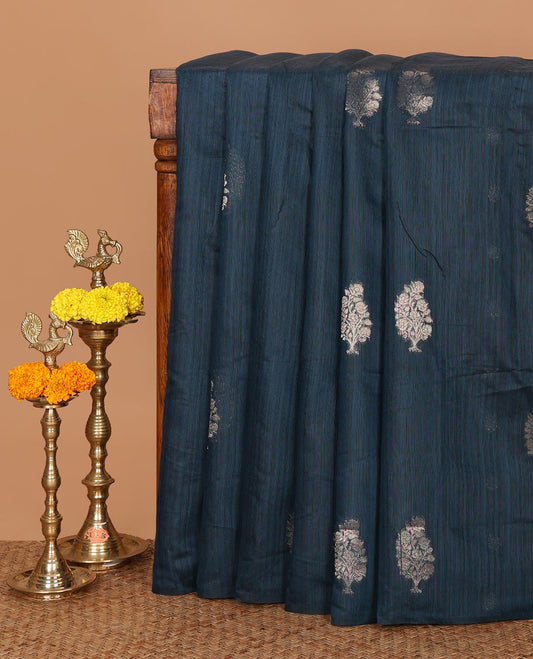 Borderless blue floral bouquet-shaped buttas Banarasi jute silksaree, zari-rich intricate pallu & matching zari butta blouse