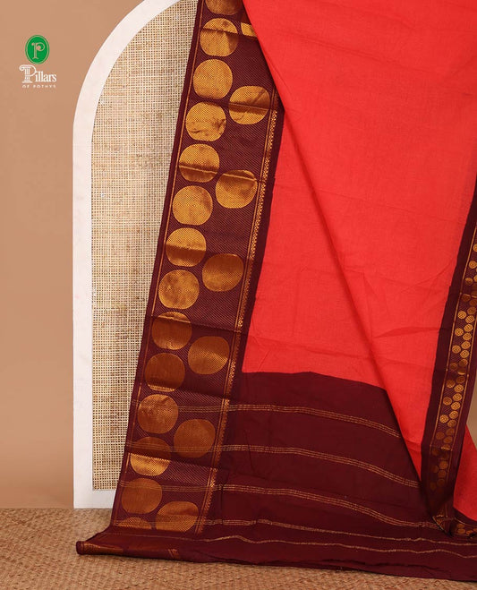 Tomato pink full-plain sungudi cotton saree, contrast zari round motif big border, lining seer pallu & plain maroon blouse