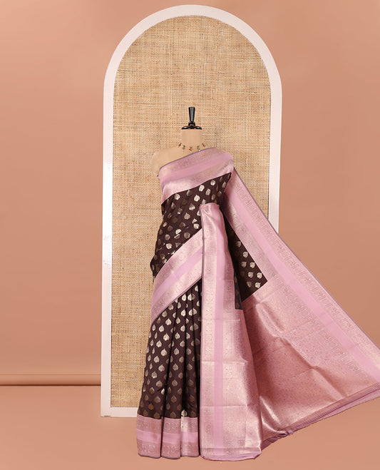 Brown and Pink Kanchi Silk Saree, Elegantly Highlighted with Zari Buttas All Over Its Body, Complemented by a Contrast Traditional Zari Rettai Pettu Border of Peacock-Chakram Designs, Intricately Designed Grand Pallu, and Paired with a Contrast Blouse