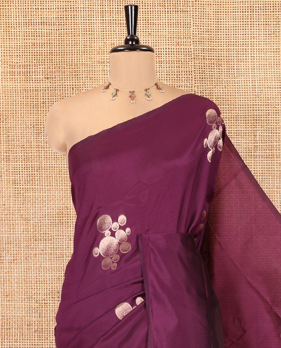 Borderless Wine Kanchi Silk Saree, Graced with Zari Buttas, Mughal-Style Intricately Woven Pallu, and a Matching Blouse