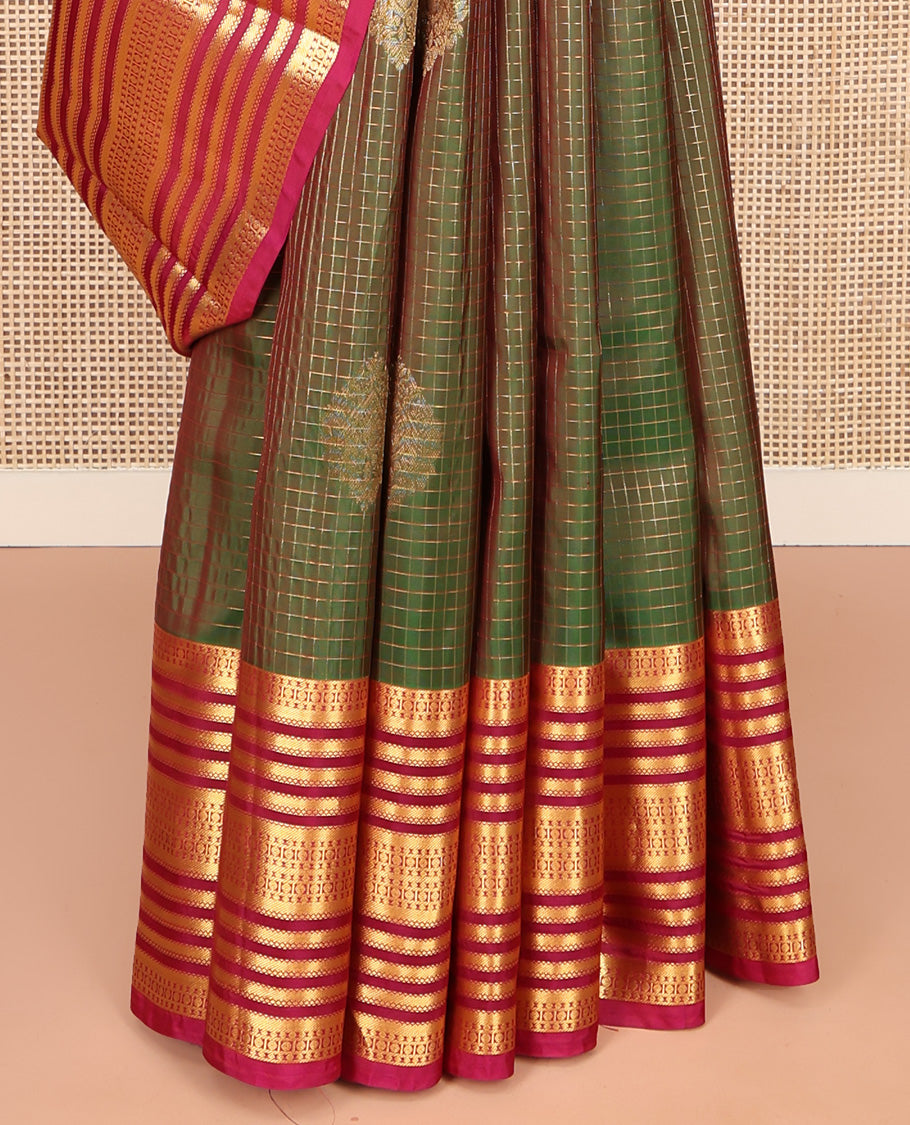 Green Vasundhara Lite Silk Mix Saree, Accentuated with Zari Buttas and Zari Checks on Its Body, Complemented by a Contrast Border of Poun, and Banaras Designs, Intricately Designed Pallu, and Paired with a Contrast Blouse