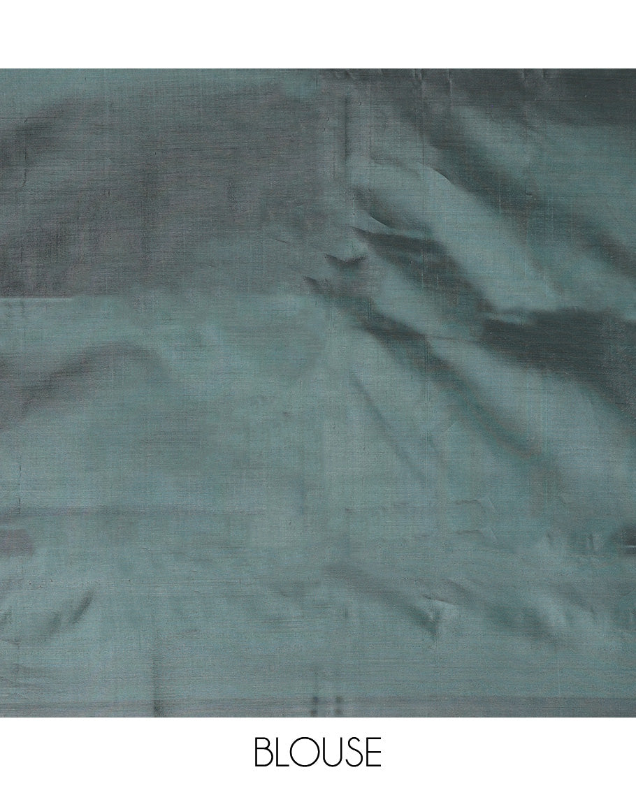 Borderless peach buttas Banana pith saree, contrast pallu of buttas