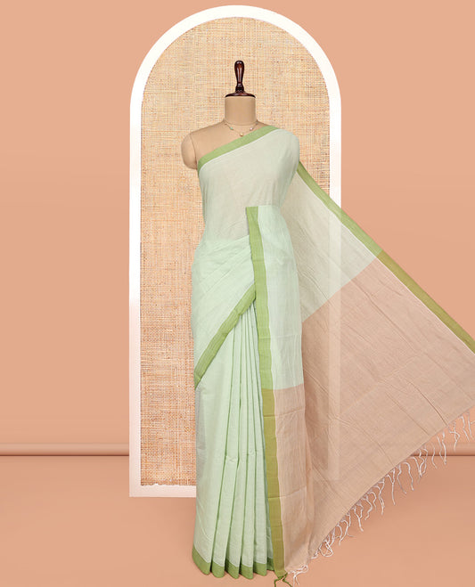 Green Plain Mangalgiri Cotton Saree, Complemented by Contrast Border, Plain Pallu, and Paired with a Contrast Blouse