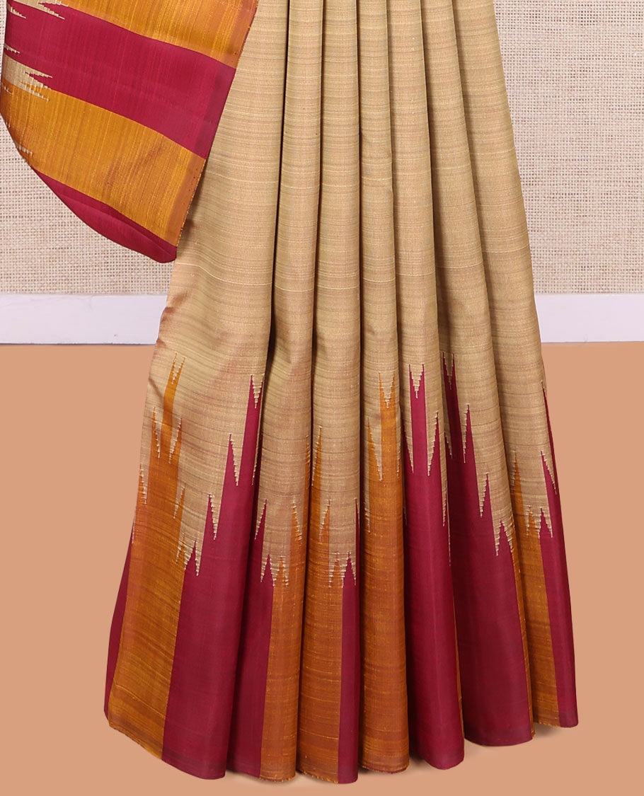 Pale Brown Plain Kanchipuram Silk Saree, Complemented by Contrast Thazampoo Rekku Border, Thazampoo Rekku Pallu, and a Contrast Blouse