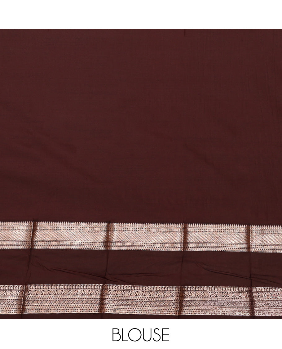Deep Green Budget Silk Saree, Adorned with Thilakam-Shaped Buttas, Complemented by a Contrast Traditional Rettai Pettu Border, Grand Pallu, and a Contrast Blouse