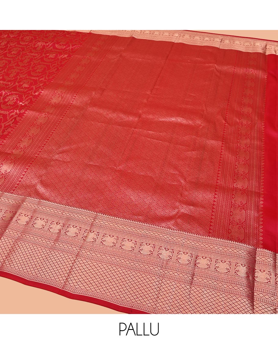 Red Kanchipuram Wedding Silk Saree, Gracefully Embellished with Jacquard on Its Body, Highlighted by a Zari Border of Thilakam Mokku, Diamond, Kodi Visiry, Iruthalai Pakshi, and Jaal Designs, Grand Jaal Pallu, and Paired with a Matching Blouse