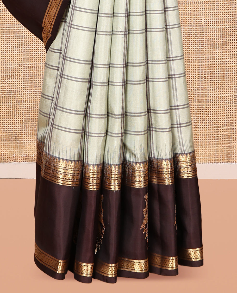 Light Beige Checked Kanchipuram Silk Saree, Complemented by a Contrast Border of Thilakam, Banaras, Neli, Kamalam, and Ara Maadam Designs, Grand Pallu, and a Contrast Blouse