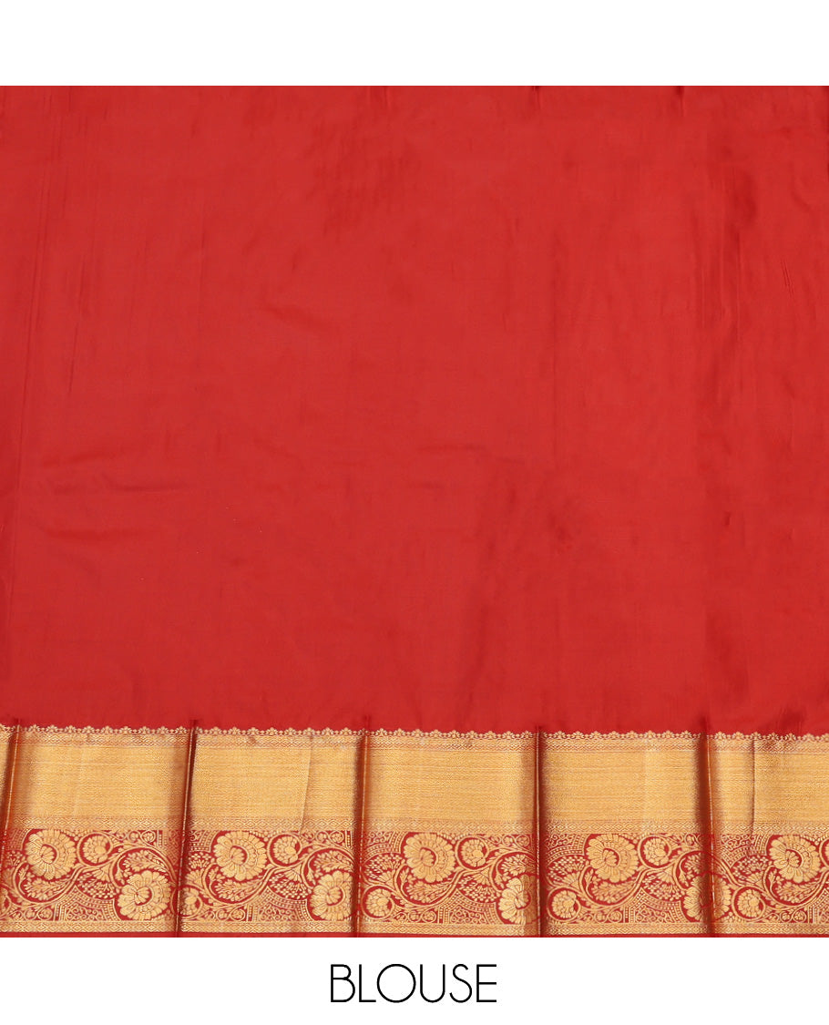 Green Budget Silk Saree, Highlighted by Jacquard Design, Complemented by Contrast Traditional Zari Border, a Grand Jaal Pallu and a Contrast Blouse