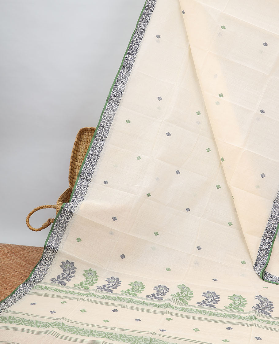 Cream floral motifs Bengal cotton saree with self intricate design border & floral design pallu