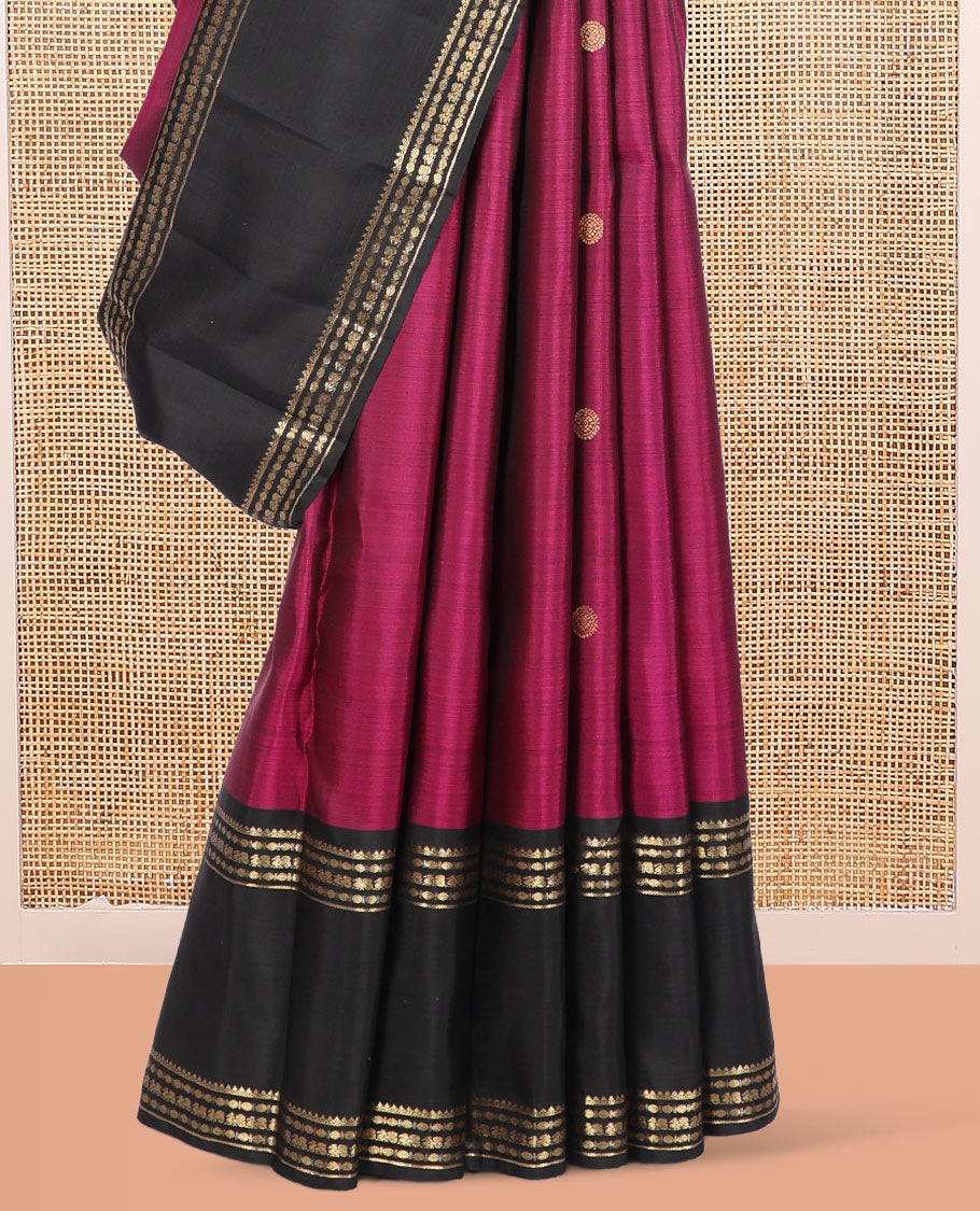 Wine Kanchipuram Silk Saree, Finely Crafted with Mayil-Chakram Buttas, Complemented by Contrast Rettai Pettu Border of Rekku, Rudraksham, and Mayil Designs, Jaal Pallu, and Contrast Blouse