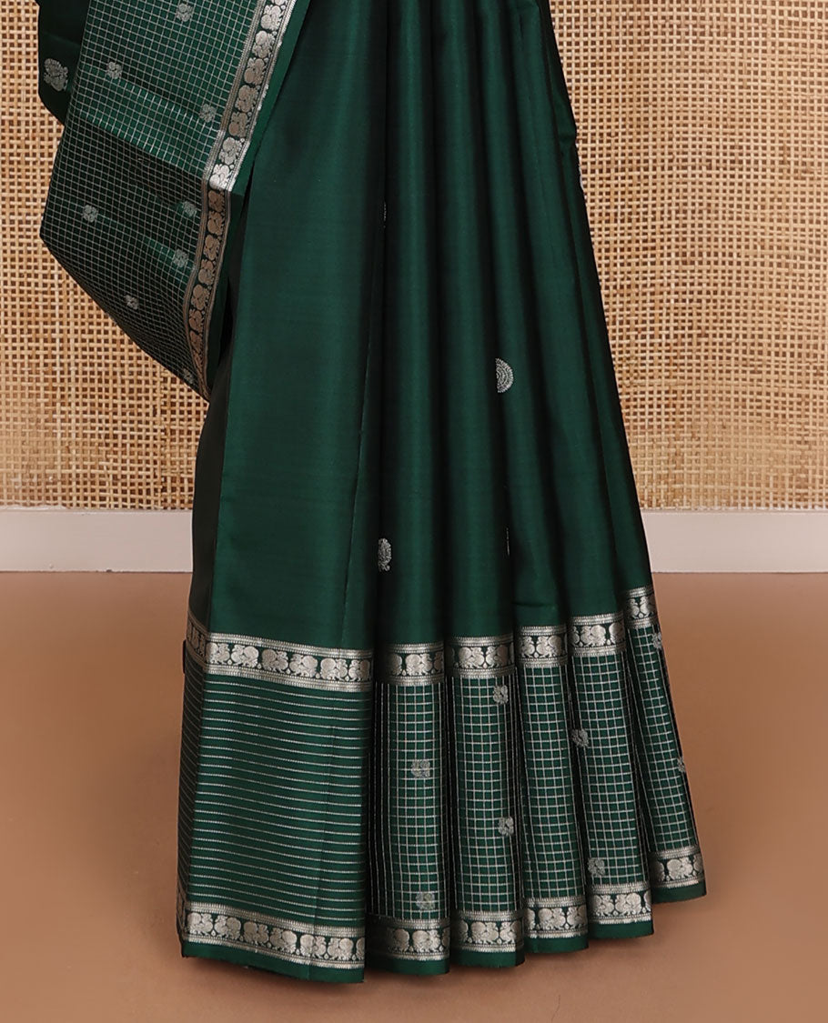 Green mayil chakram buttas silk saree, intricate pallu & zari border of muthu,banaras,mayil & zari checked border