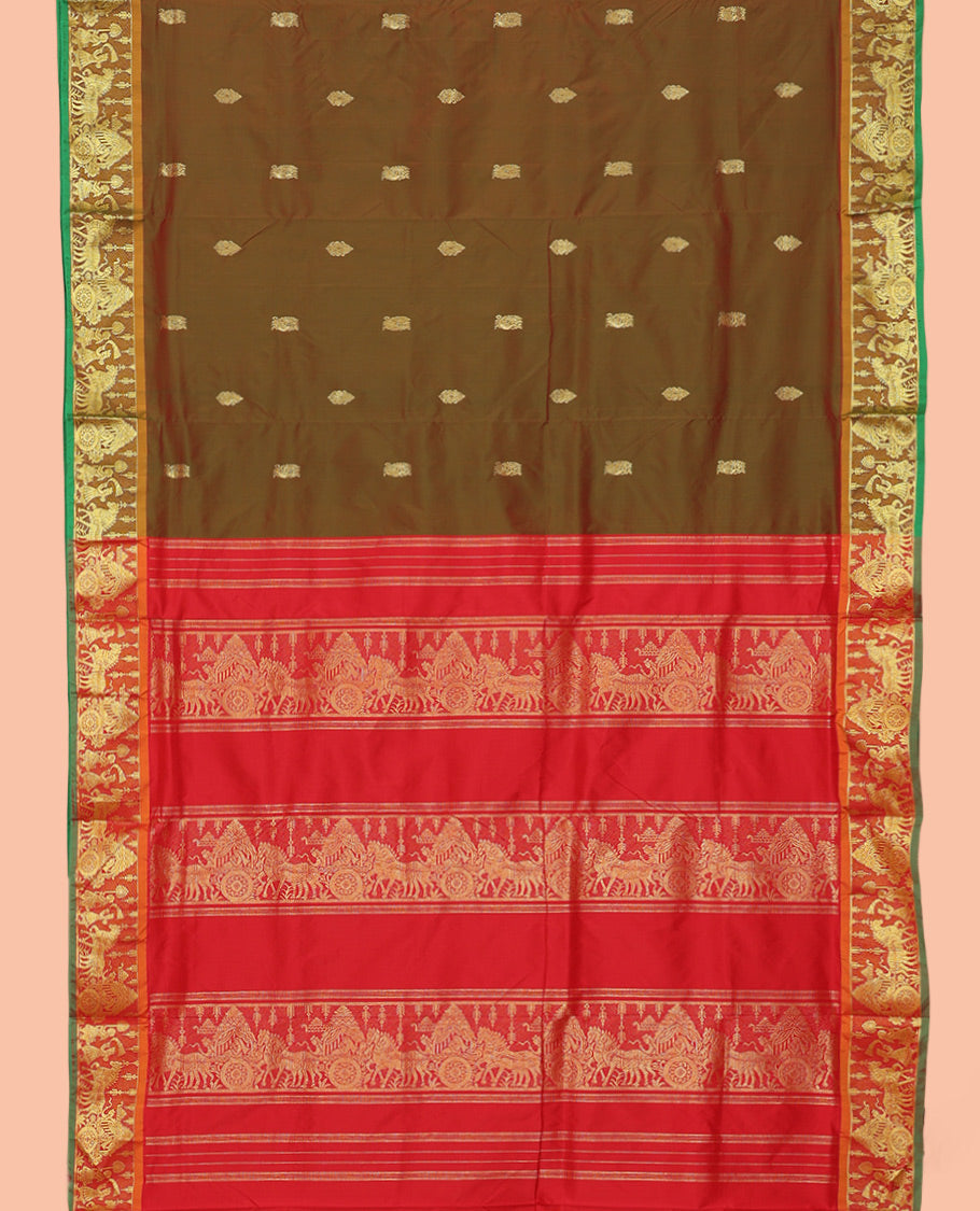 Green-Brown Zari Buttas Ten Yard Saree, Complemented by a Contrast Men-Chariot-Themed Border, Contrast Men-Chariot-Themed Pallu, and No Blouse