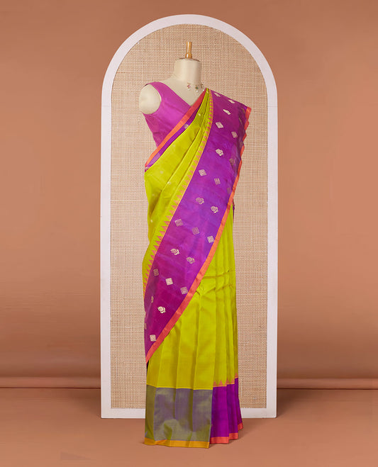 Green zari buttas gadwal silk saree, contrast vidarbha zari design border & pallu of floral creeper, paisley & geometric designs