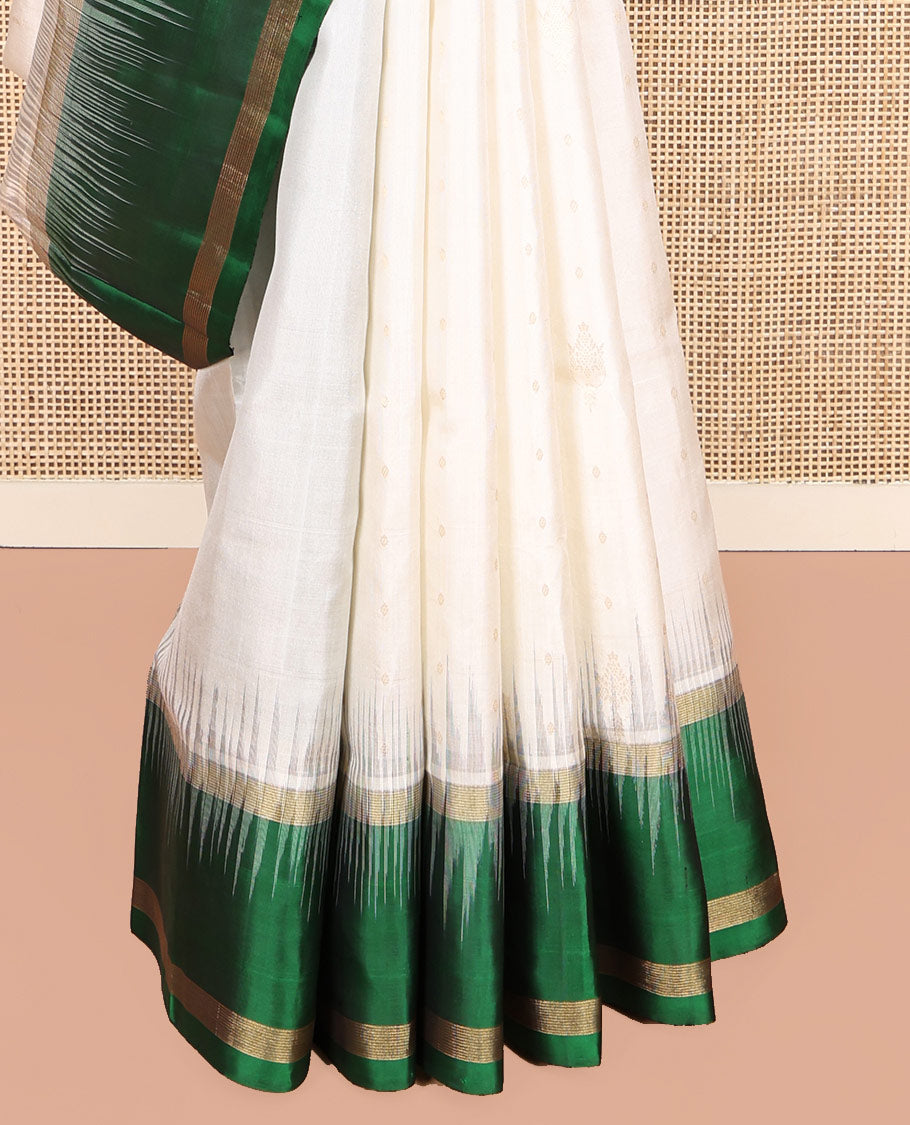 White Mayuri Soft Silk Saree, Woven with Zari Buttas, Complemented by a Contrast Zari Border, Grand Pallu, and a Contrast Blouse