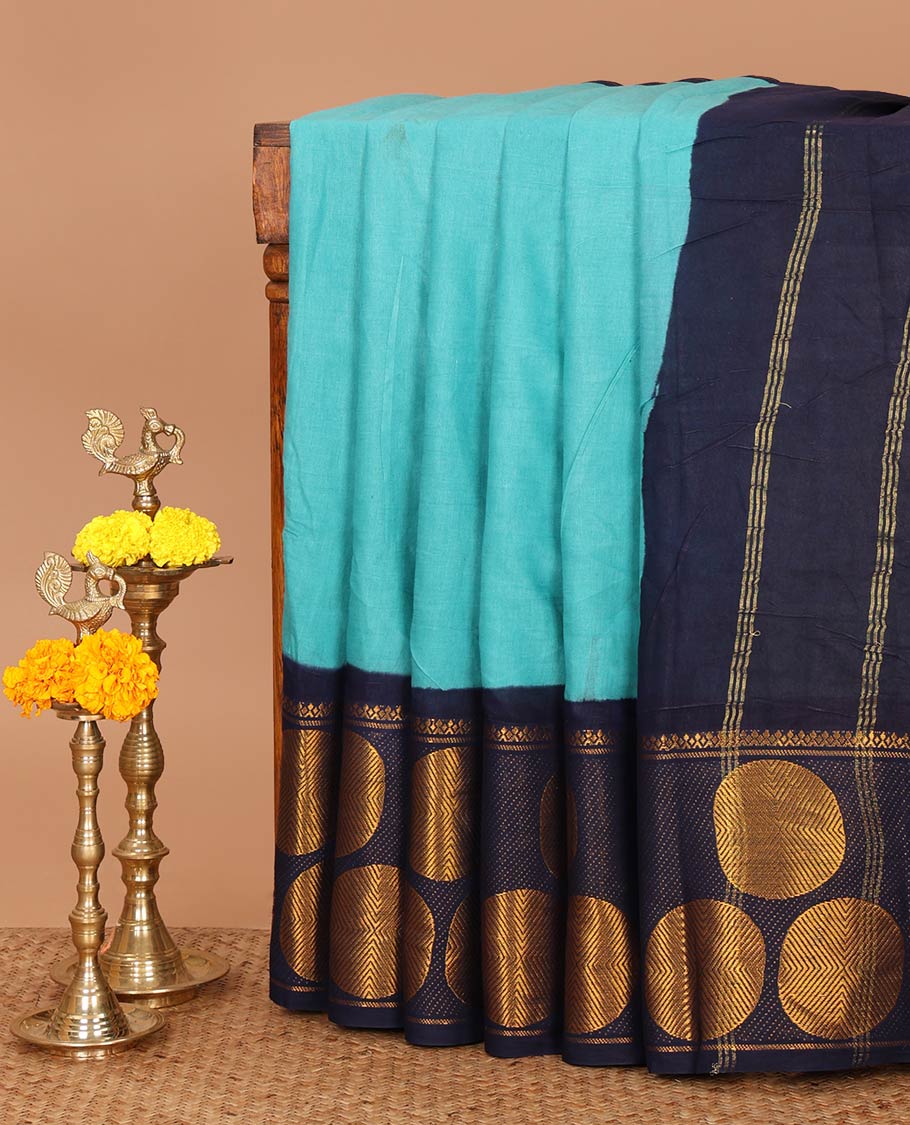 Light blue full-plain sungudi cotton saree, contrast zari round motif big border, lining seer pallu & plain dark blue blouse