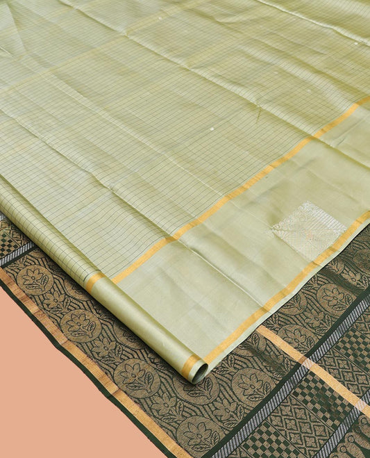 Green Mayuri Lite Silk Mix Saree, Sparsely Woven with Checks on Its Body, Highlighted by Self-Border, Complemented by a Contrast Pallu of Floral Designs, and Paired with a Contrast Blouse