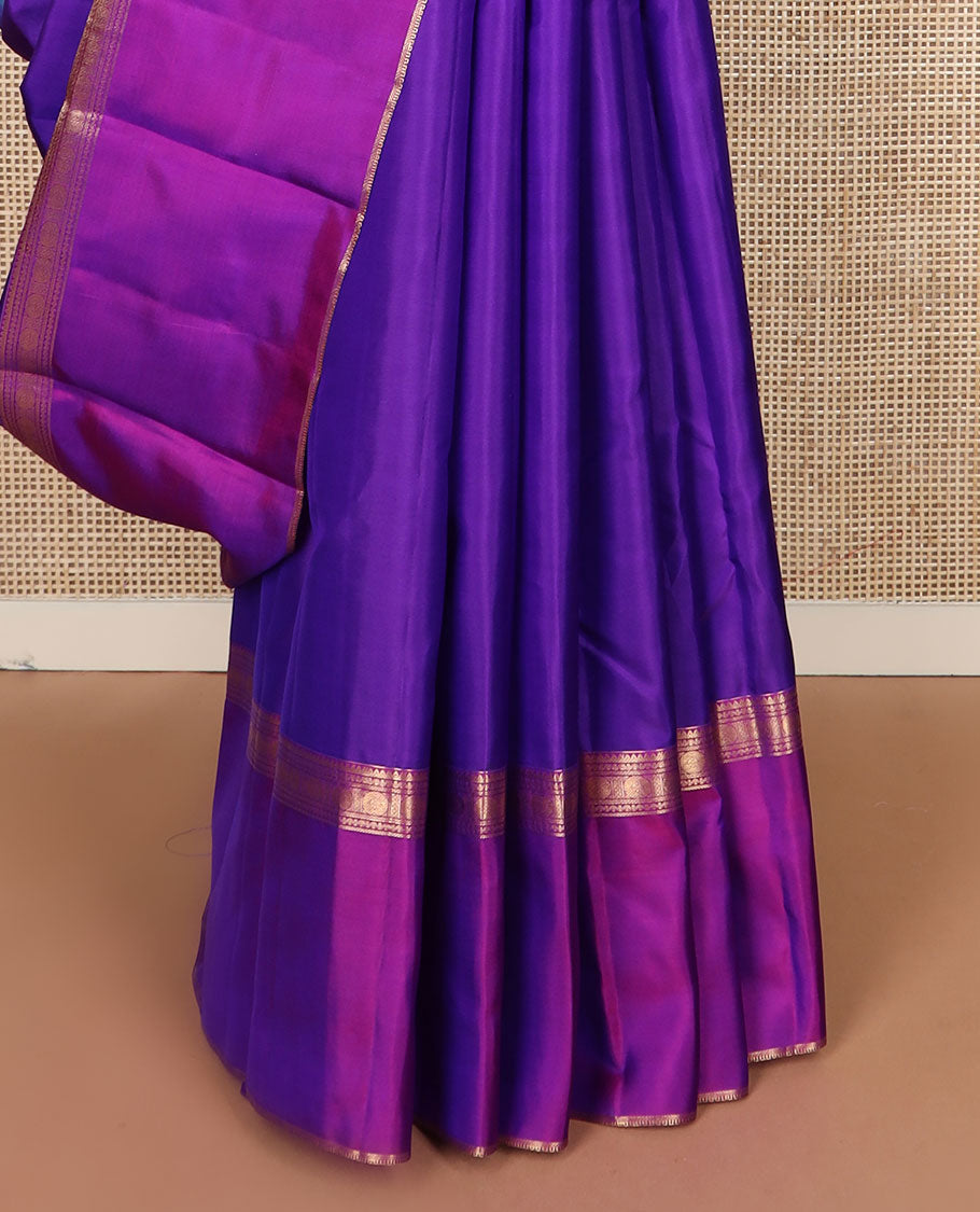 Blue plain Kanchipuram silk saree, contrast rettai pettu traditional zari border & pallu of kathir,neli, rudraksham,ara maadam, ara bogudi, banaras & lavangam