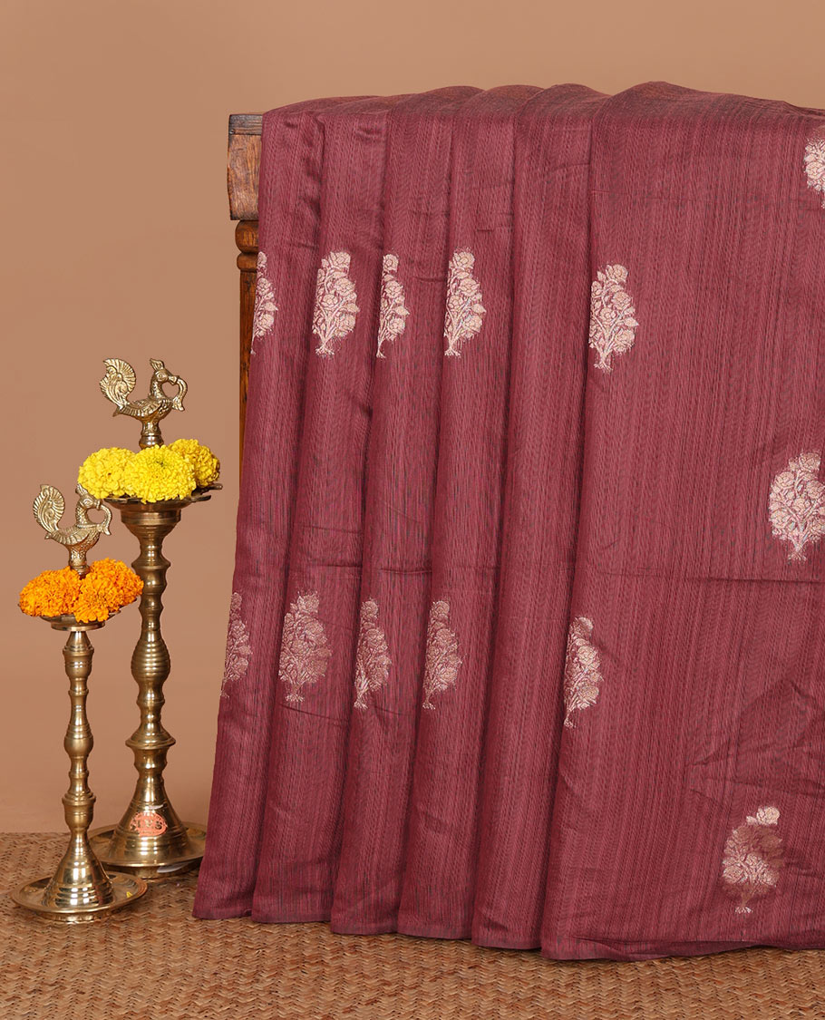 Borderless wine floral bouquet-shaped buttas Banarasi jute silksaree, zari-rich intricate pallu & matching zari butta blouse