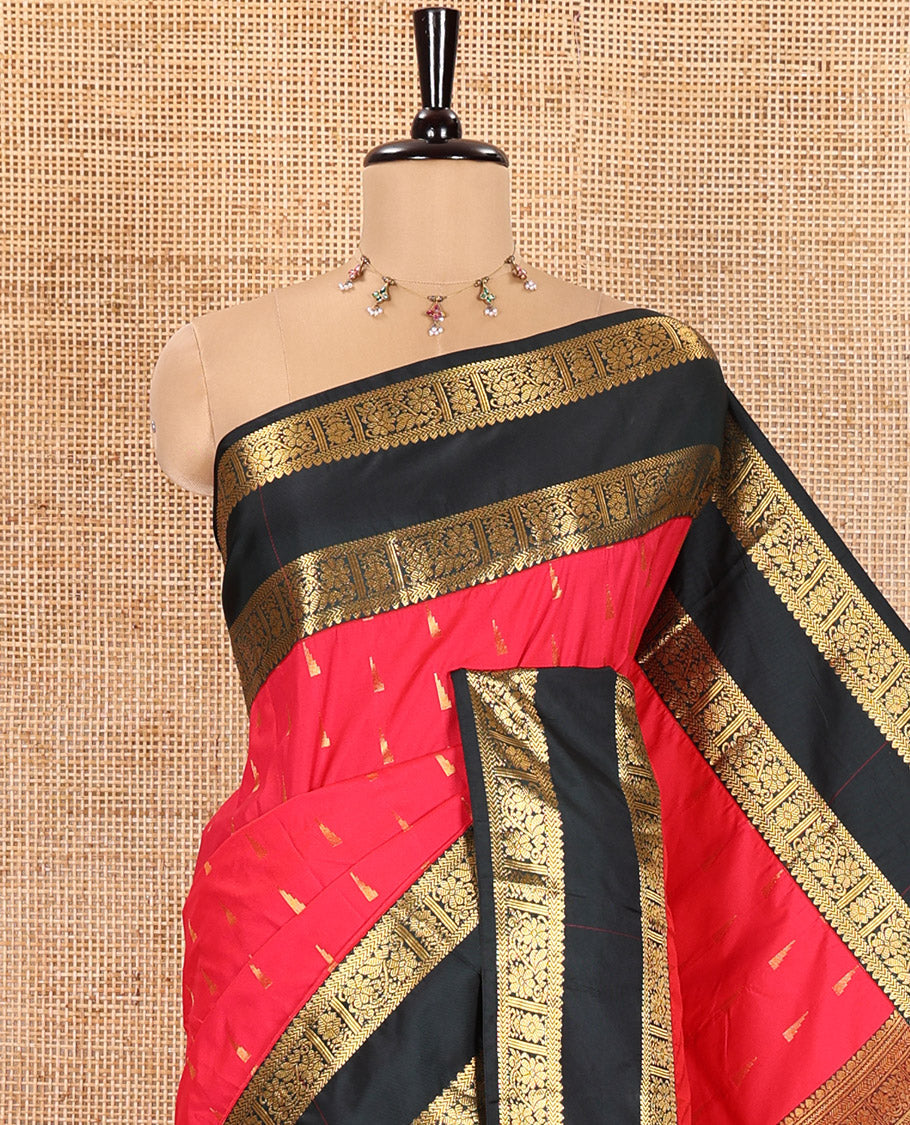 Pink Kanchipuram Budget Silk Saree, Elevated with Temple Zari Buttas All Over Its Body, Complemented by a Contrast Traditional Zari Design Rettai Pettu Border, Opulently Embellished Pallu, and Paired with a Contrast Blouse
