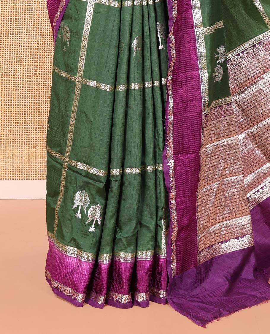 Bottle Green Green Mango-Silk Saree, Elegantly Highlighted with Meena Butta Enclosed Checks All Over Its Body, Complemented by a Contrast Floral Creeper Meenakari Border, Gleaming Zari Striped Pallu, and Paired with a Contrast Blouse