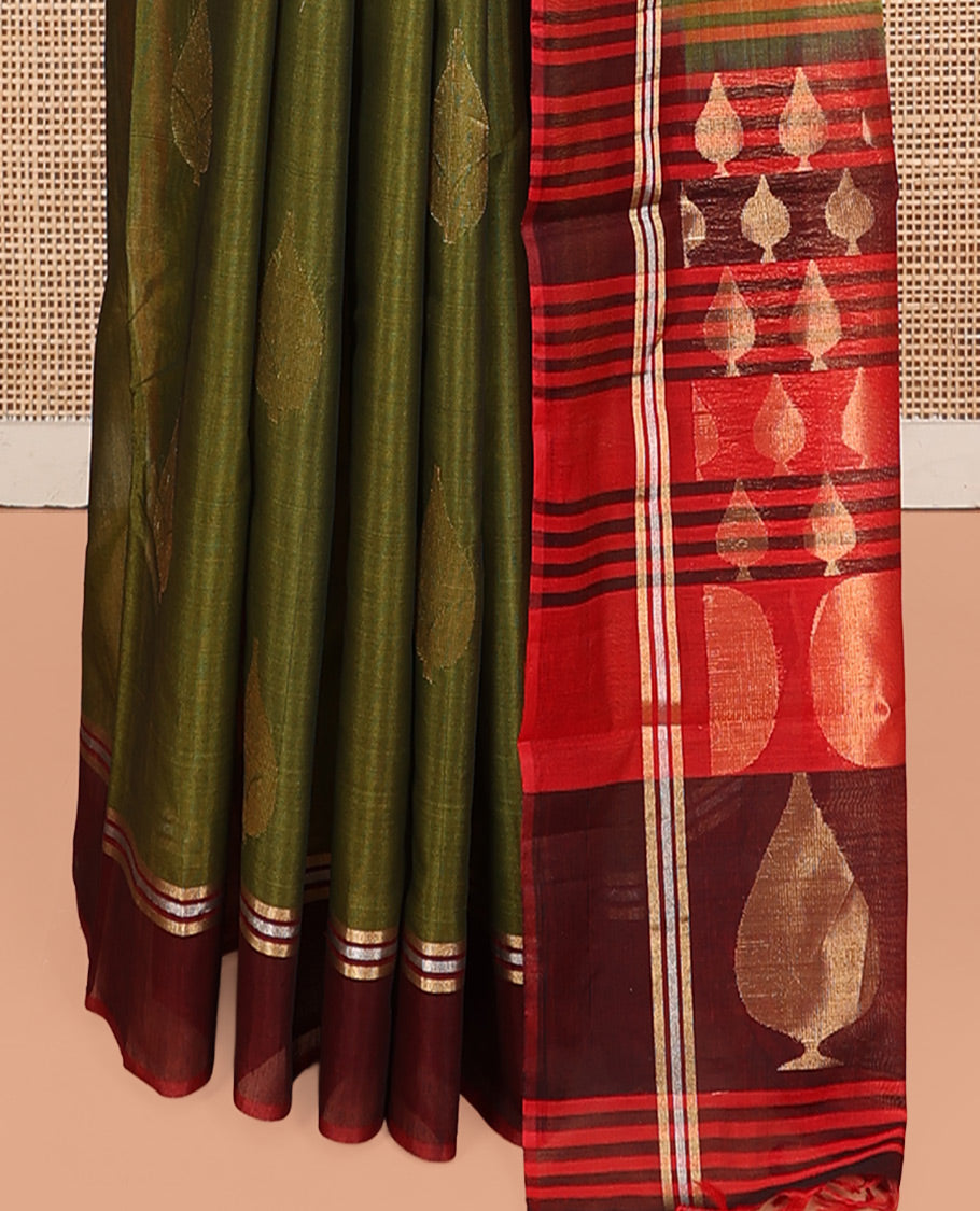 Green Silk Cotton Saree, Detailed with Zari Buttas, a Contrast Border, Contrast Zari Woven Pallu, and a Contrast Blouse