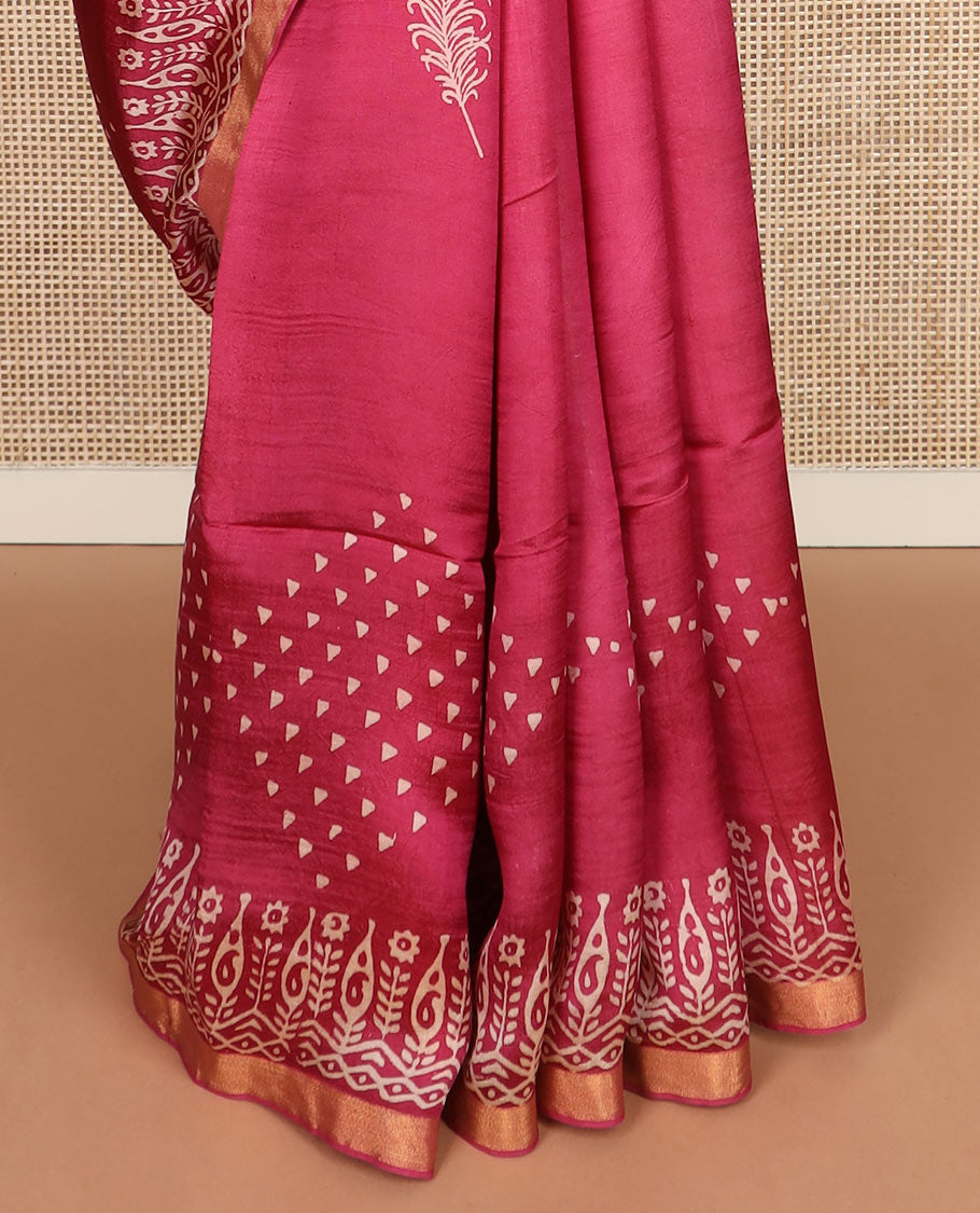 Maroon feather motifs printed banana pith saree, zari with print work border, and printed pallu