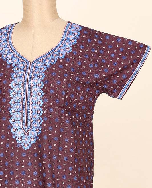 Brown floral motifs printed & embroidered leaf- neck cotton half-sleeve nighty