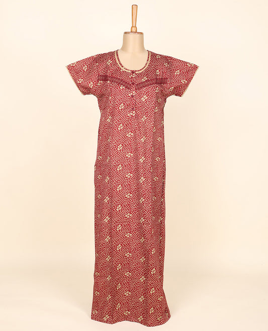 Red bandhani motifs printed & lace border round neck cotton half-sleeve button-type nighty 
