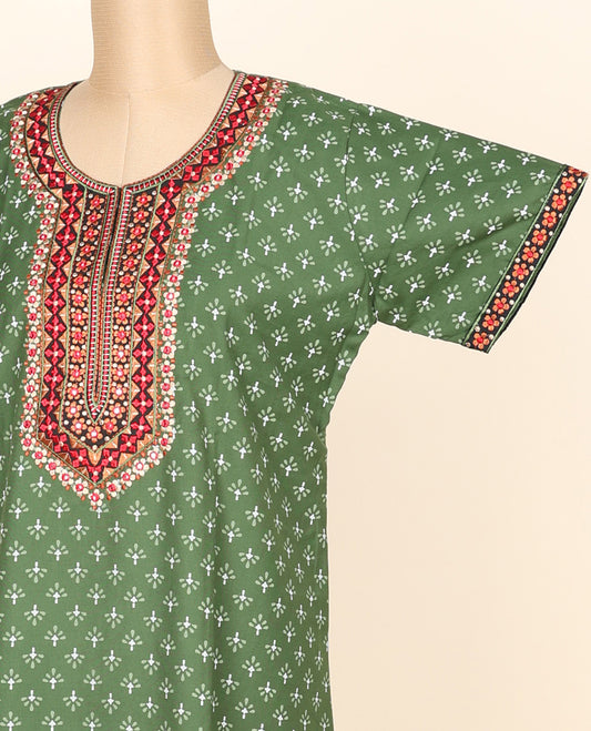 Green unique motifs printed & neck thread embroidery round neck cotton half-sleeve nighty
