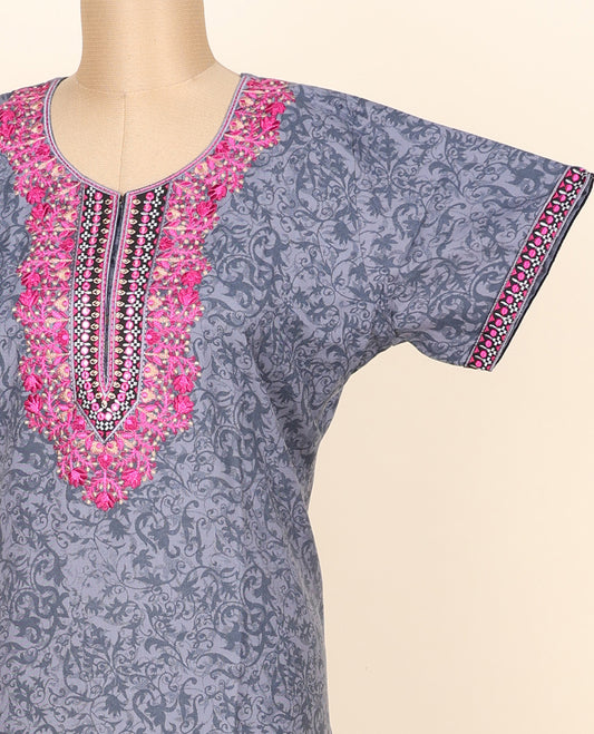 Grey vine design printed & neck thread embroidered leaf-neck cotton half-sleeve nighty