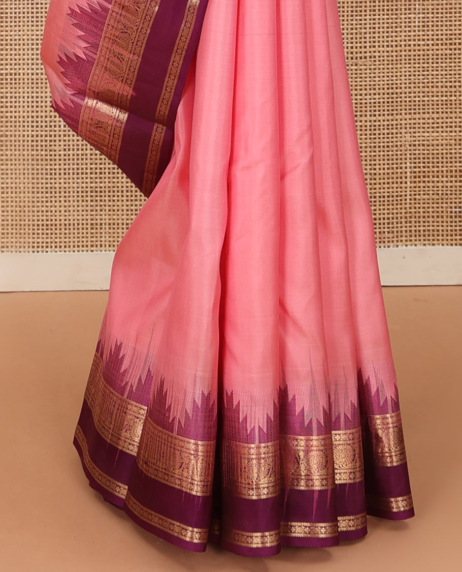 Pink plain Kanchipuram silk saree, contrast rettai pettu border border of kodi visiry designs, and diagonally woven pallu