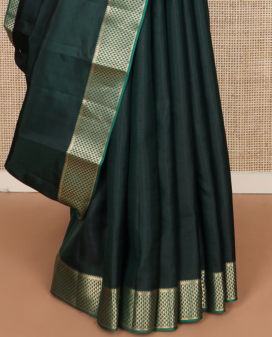 Deep forest green plain Kanchipuram silk saree, contrast border of rekku & ara maadam design & pallu of ara maadam designs