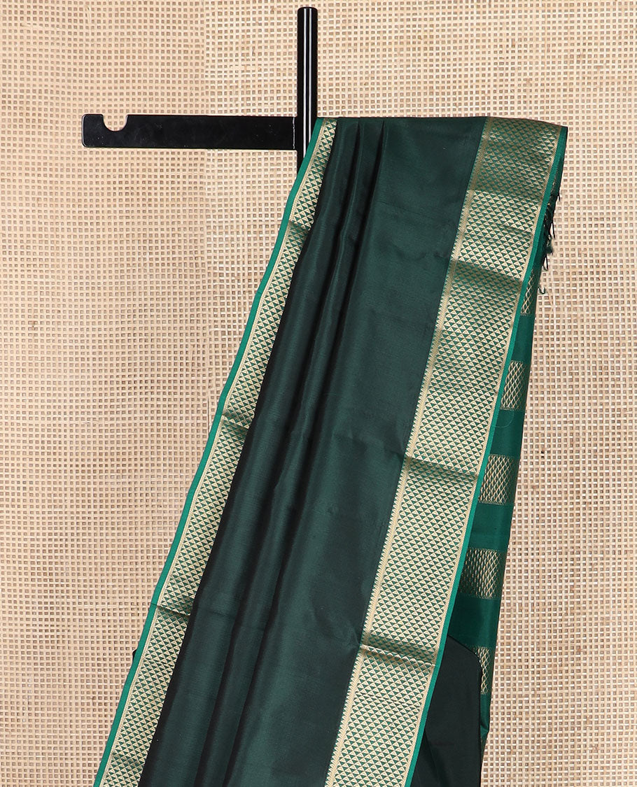 Deep forest green plain Kanchipuram silk saree, contrast border of rekku & ara maadam design & pallu of ara maadam designs