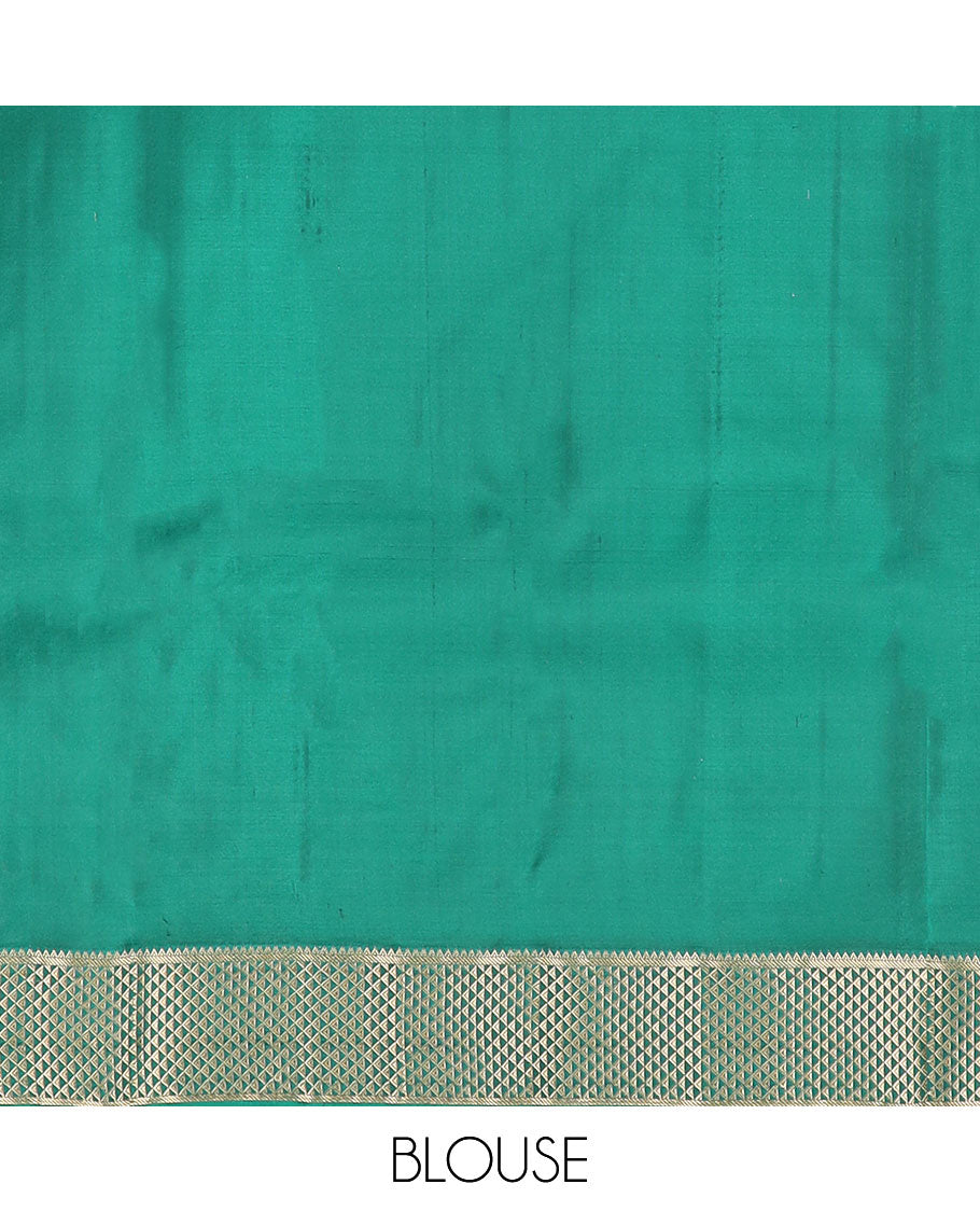 Deep forest green plain Kanchipuram silk saree, contrast border of rekku & ara maadam design & pallu of ara maadam designs