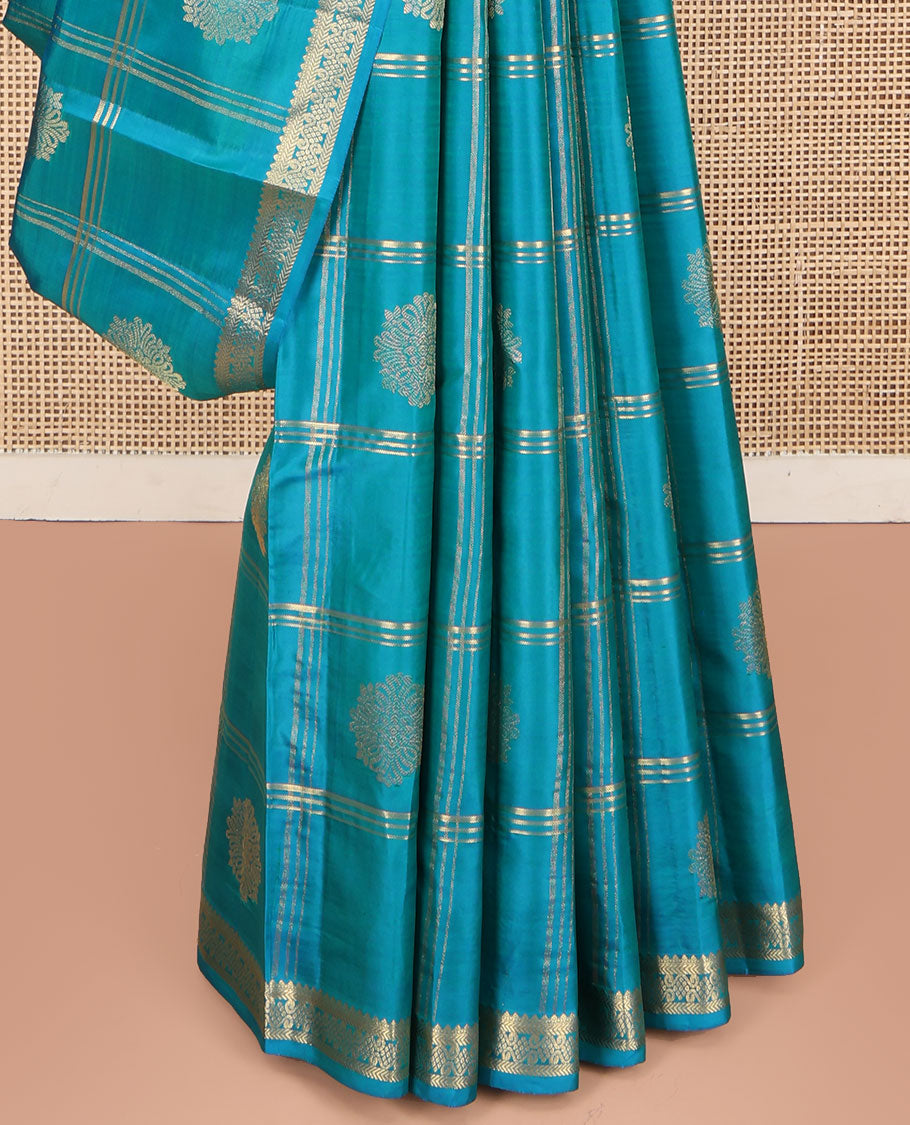 Blue Kanchipuram Silk Saree, Enriched with Zari Butta Enclosed Checked Design All Over Its Body, Subtly Zari-Woven Border, Grand Jaal Design Pallu, and Paired with a Matching Blouse